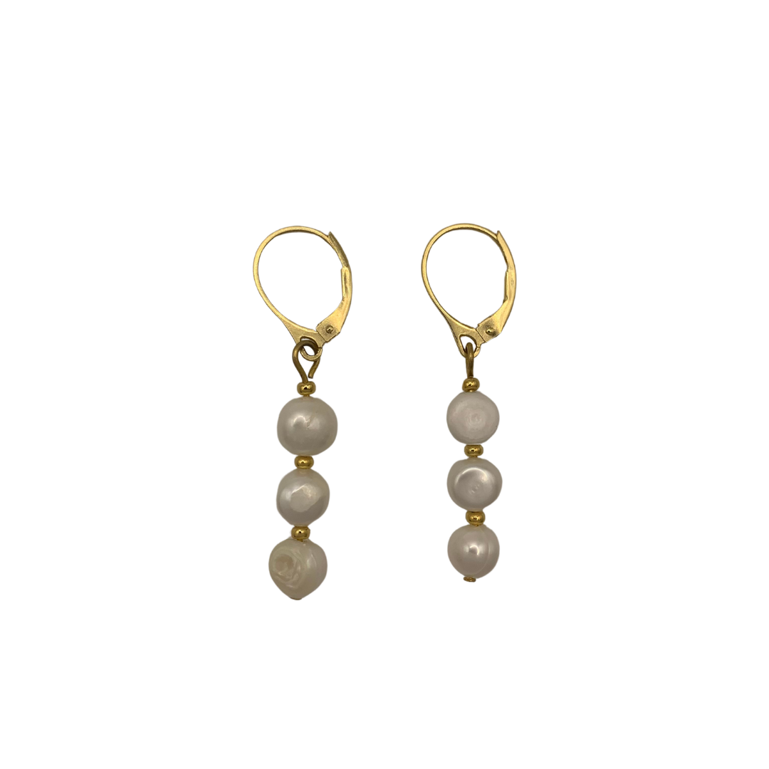 Earrings | prettiest pearly gold