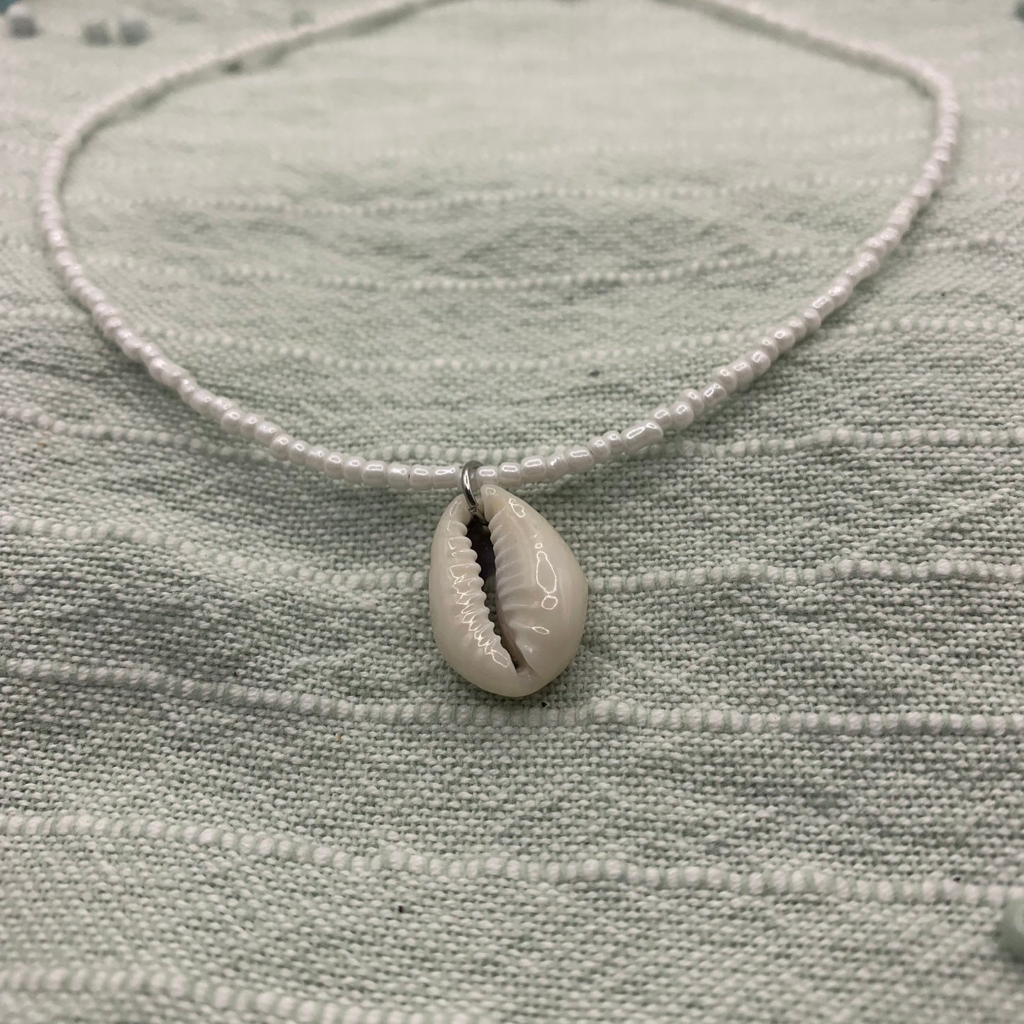Necklace | Elegant White Cowrie
